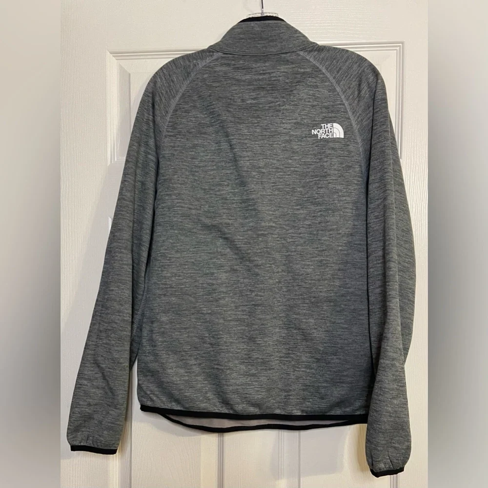 The North Face Mock neck 1/4 zip pull over fleece sweatshirt men's gray Sz S
